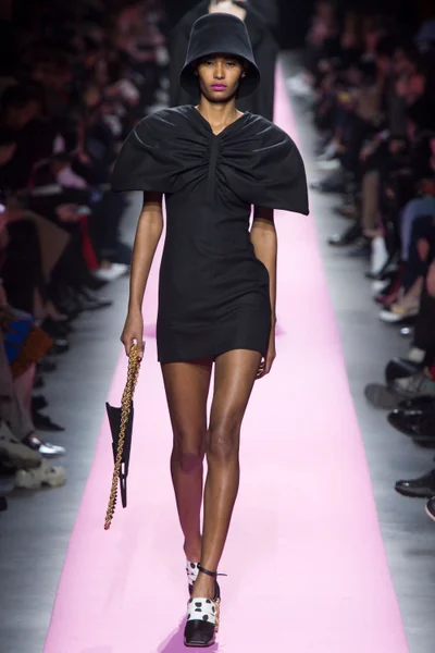 Look 17
